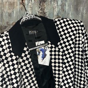 🖤 ⚪️ • 💎FINK x To thine ownself be Wild Vibes💎•🖤⚪️